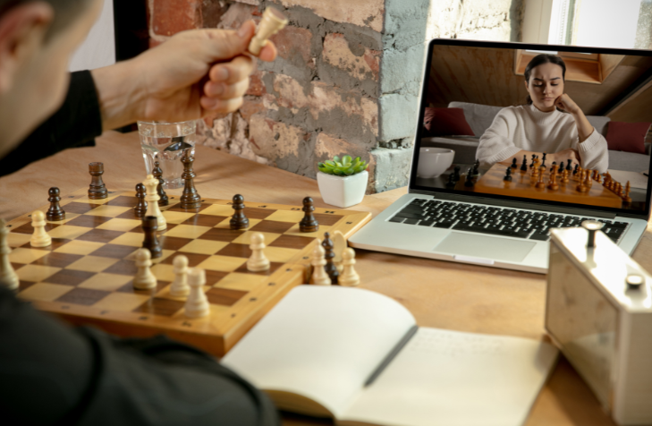 Playing and learning chess online with a computer